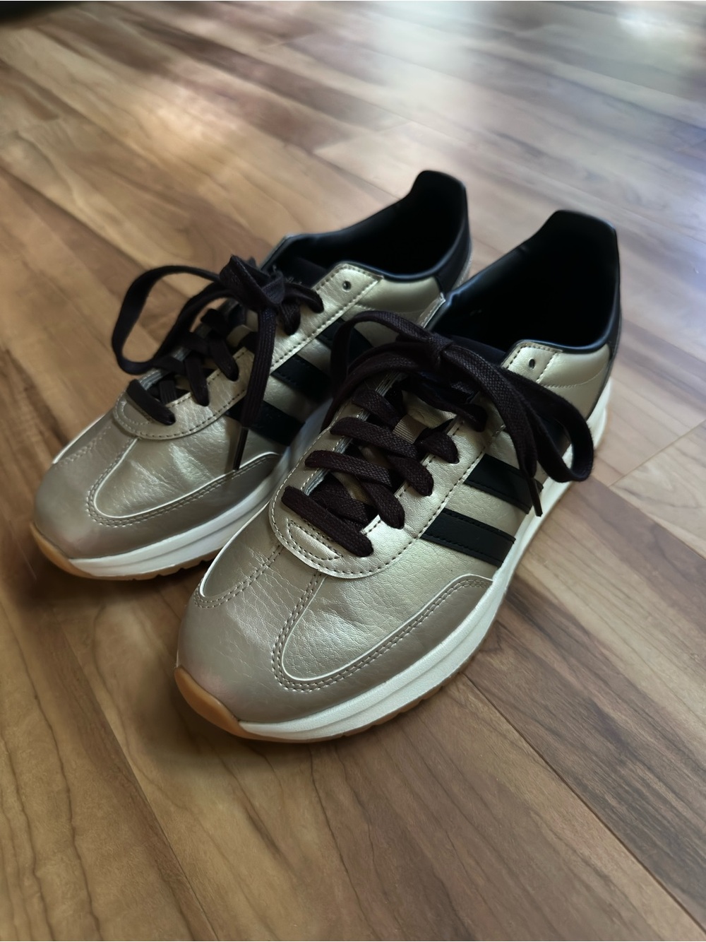 NWOT Adidas Run 70s 2.0 Metallic Cloudfoam Comfort Sneakers
